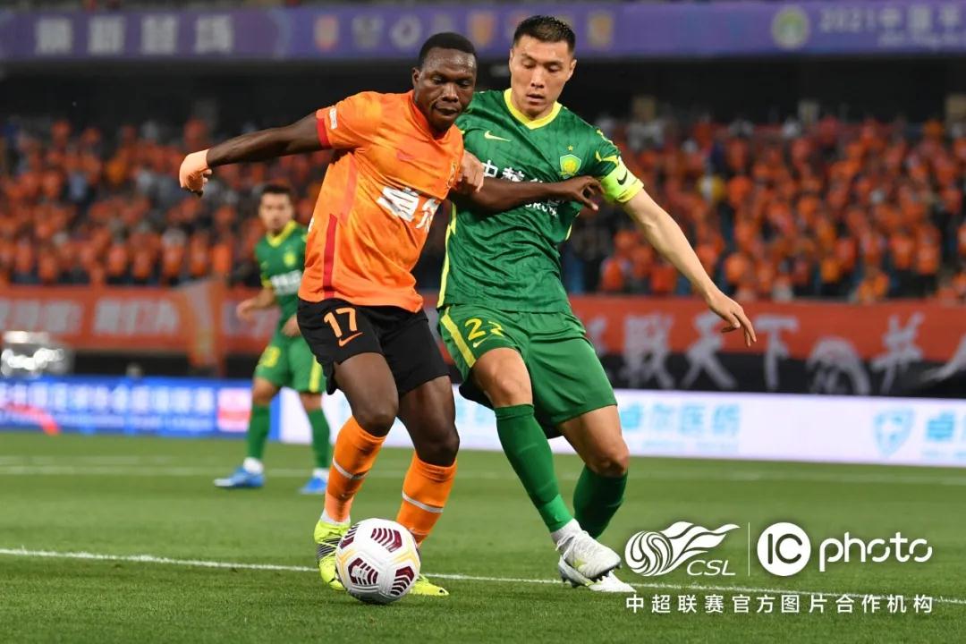 جدول ترتيب هدافي الدوري السعودي الآنمن يتصدر المنافسة؟
